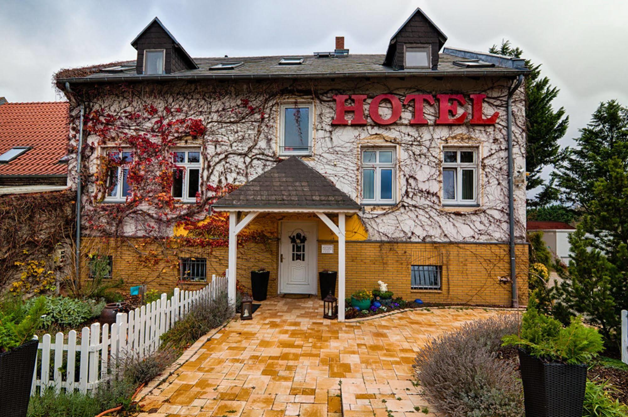 Hotel Dallgow Dış mekan fotoğraf