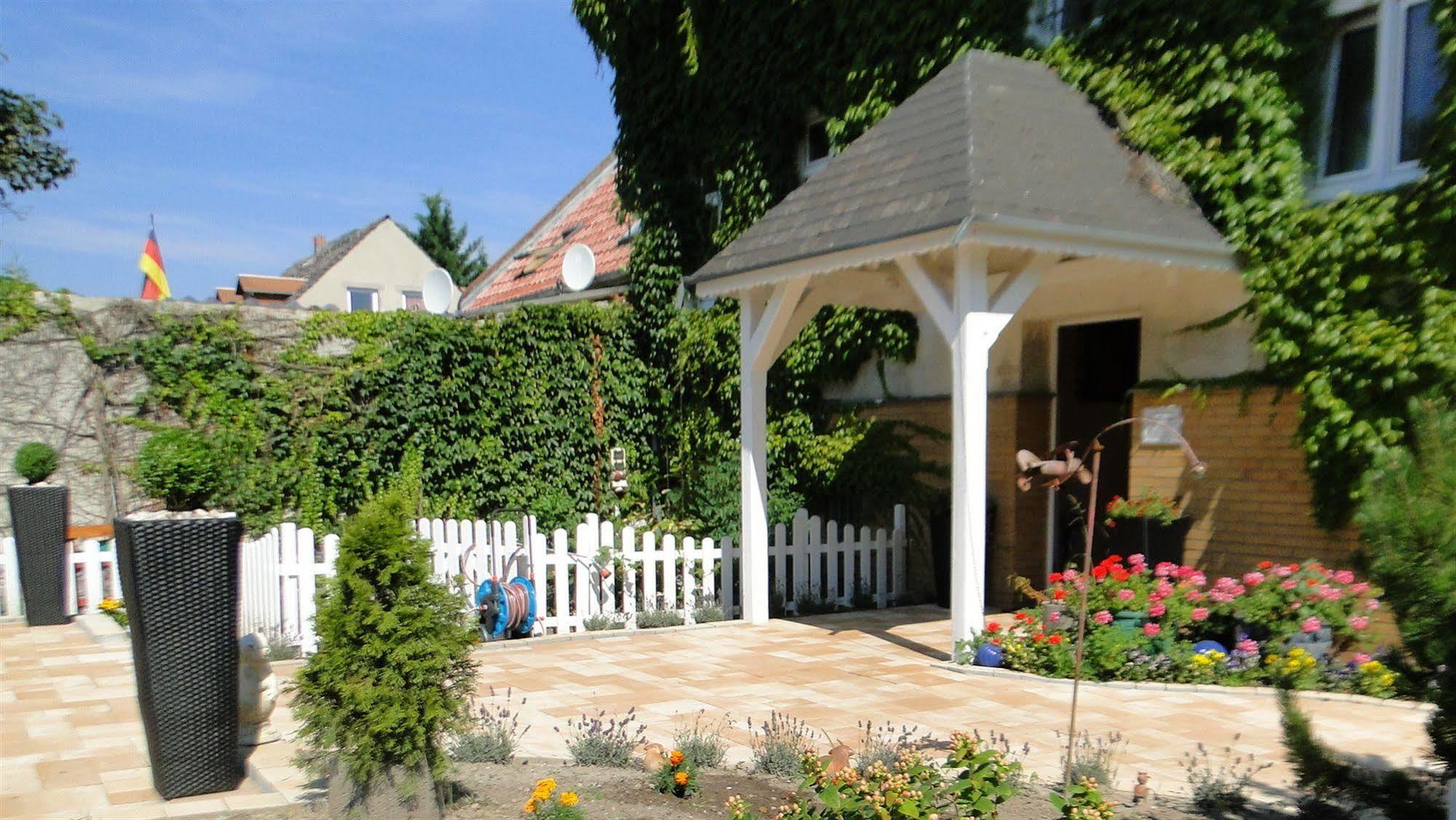 Hotel Dallgow Dış mekan fotoğraf